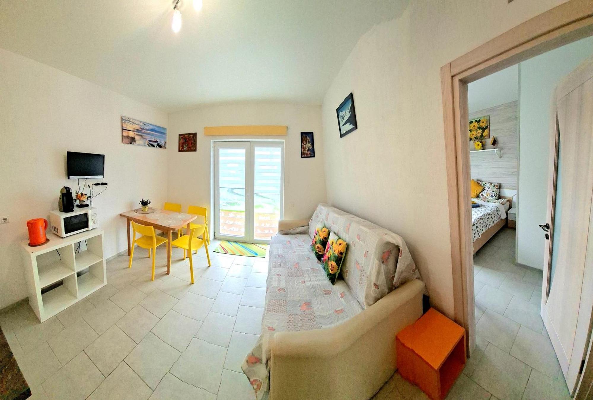 Geltoni Apartamentai Palanga Exterior photo